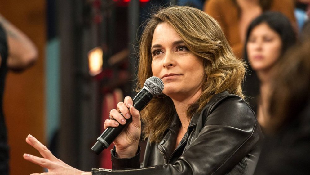 Brasil deve tomar cuidado com a extrema-direita, diz Claudia Abreu