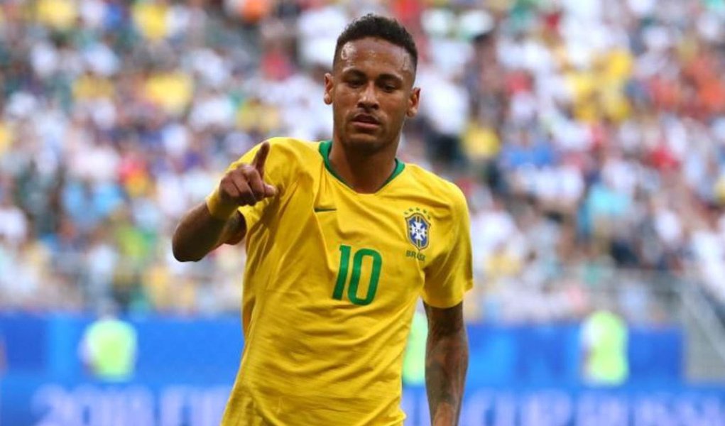Brasil vence México por 2 a 0 e vai às quartas de final
