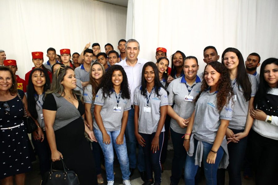Renda Cidadã ampliado: Eliton entrega benefícios em Formosa