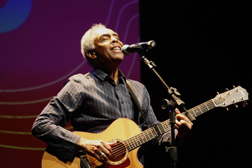 Gilberto Gil pede Lula Livre e denuncia perseguição