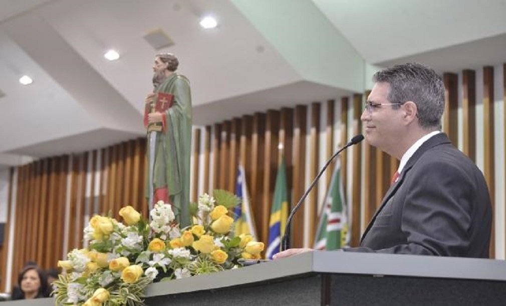 Francisco Jr. homenageia os 50 anos da Paróquia São Paulo Apóstolo