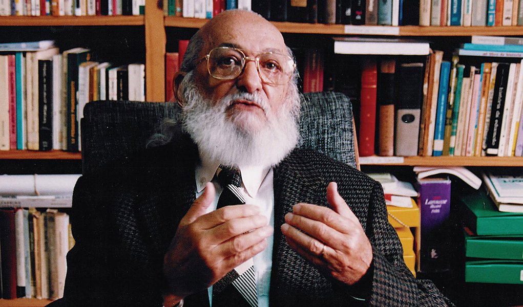 Escritor Paulo Freire