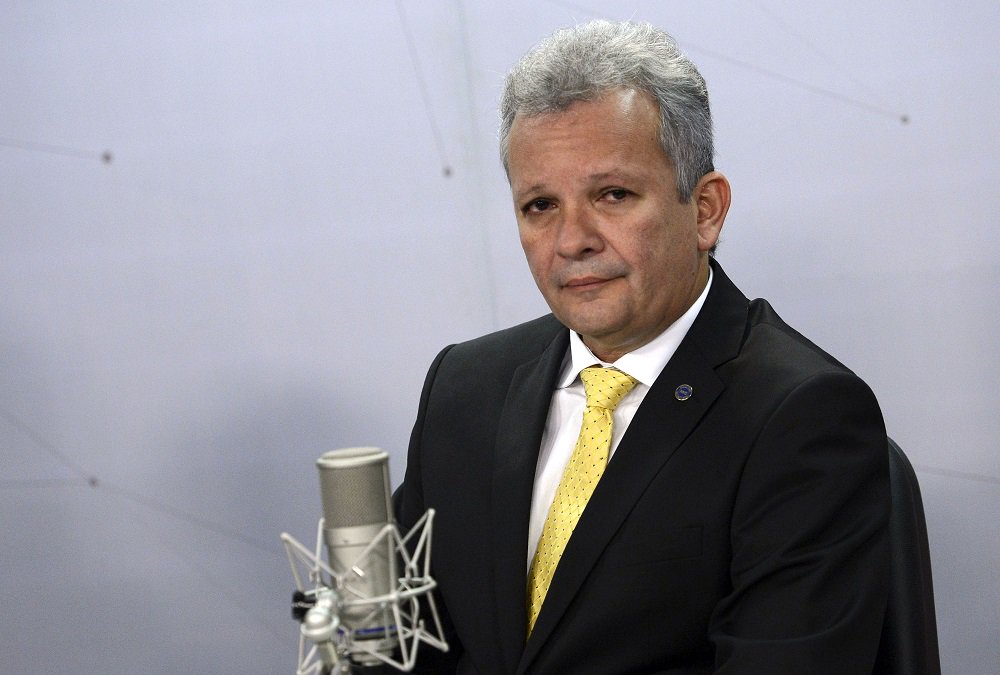 André Figueiredo confirma que partidos de centro podem vir a apoiar Ciro Gomes