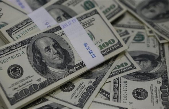 Dólar tem nova disparada e vai a R$ 3,90