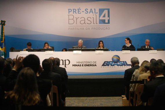 Petroleiros acusam: barris foram entregues a R$ 0,26