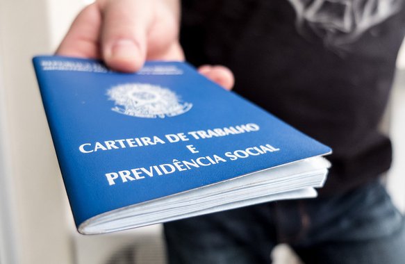 Disposição de empresas para contratar cai em maio, diz FGV