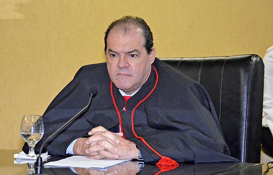 Após três votos pela condenação, STJ suspende julgamento de ex-presidente do TCE-AL