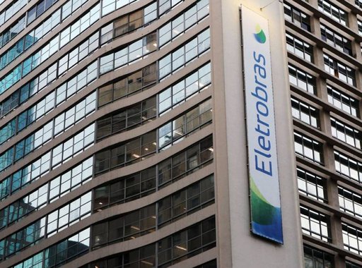 Eletricitários param por 72h contra a privatização da Eletrobras