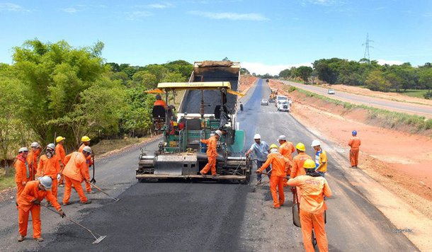 Em 2016, no ano do golpe, investimentos em infraestrutura caíram pela metade