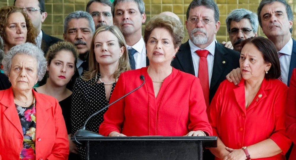 Dilma caminha solitária para seu destino político e histórico