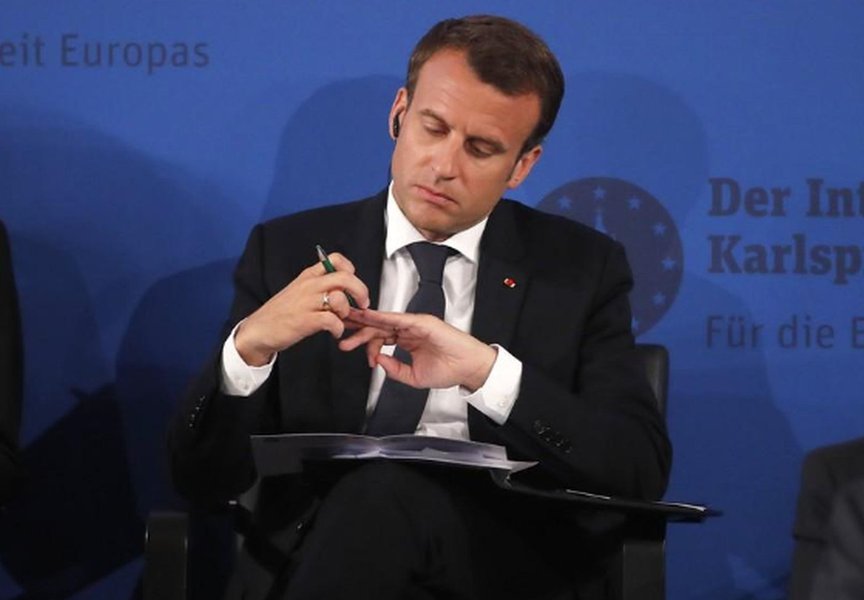 Presidente francês terá ‘conversa franca’ com presidente do Facebook