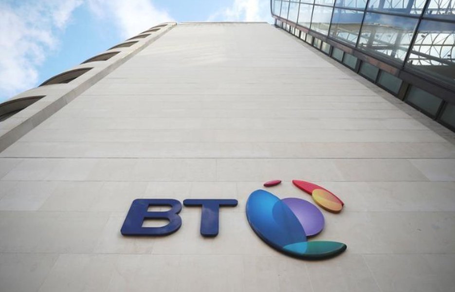 Sob pressão, CEO da gigante britânica de telefonia BT espera ganhar tempo