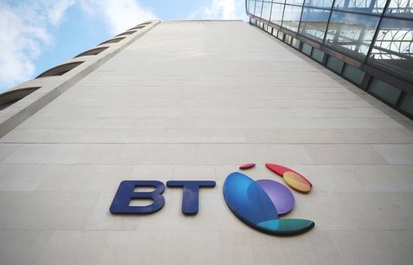 Sob pressão, CEO da gigante britânica de telefonia BT espera ganhar tempo