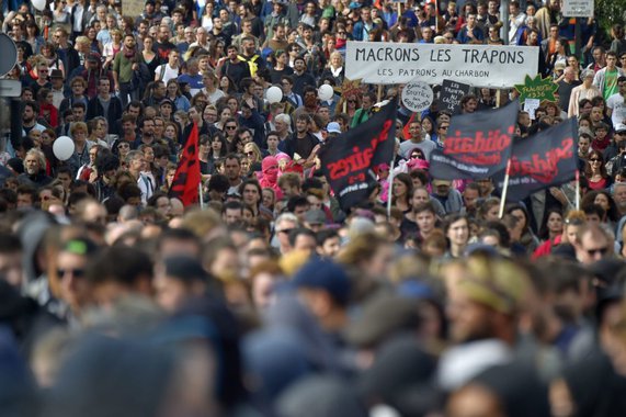 Franceses dizem basta às reformas de Macron