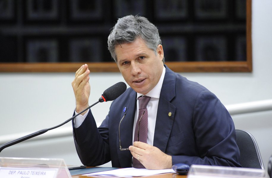 Paulo Teixeira defende acordo PT-PSB e revela detalhes