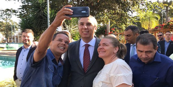 Eliton escala coordenadores experientes para vencer o pleito