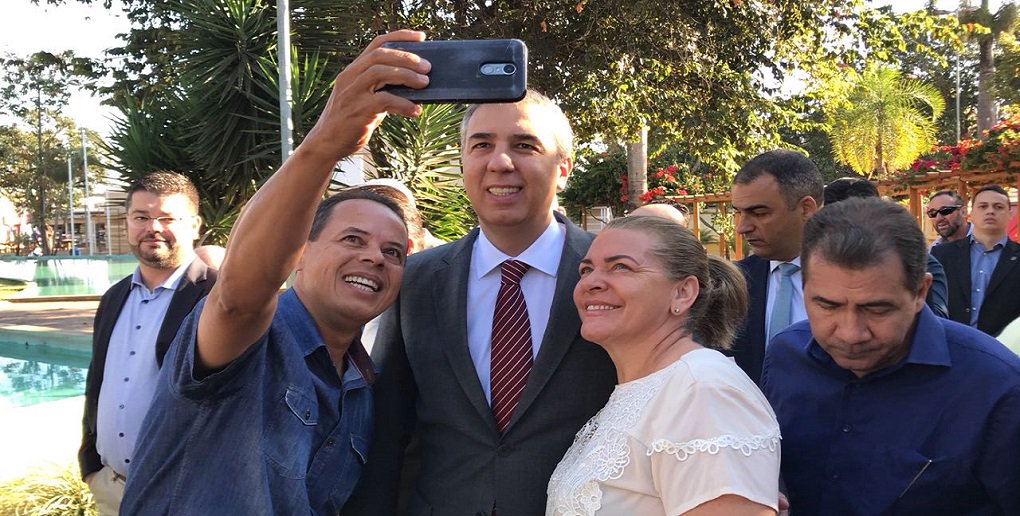 Eliton escala coordenadores experientes para vencer o pleito