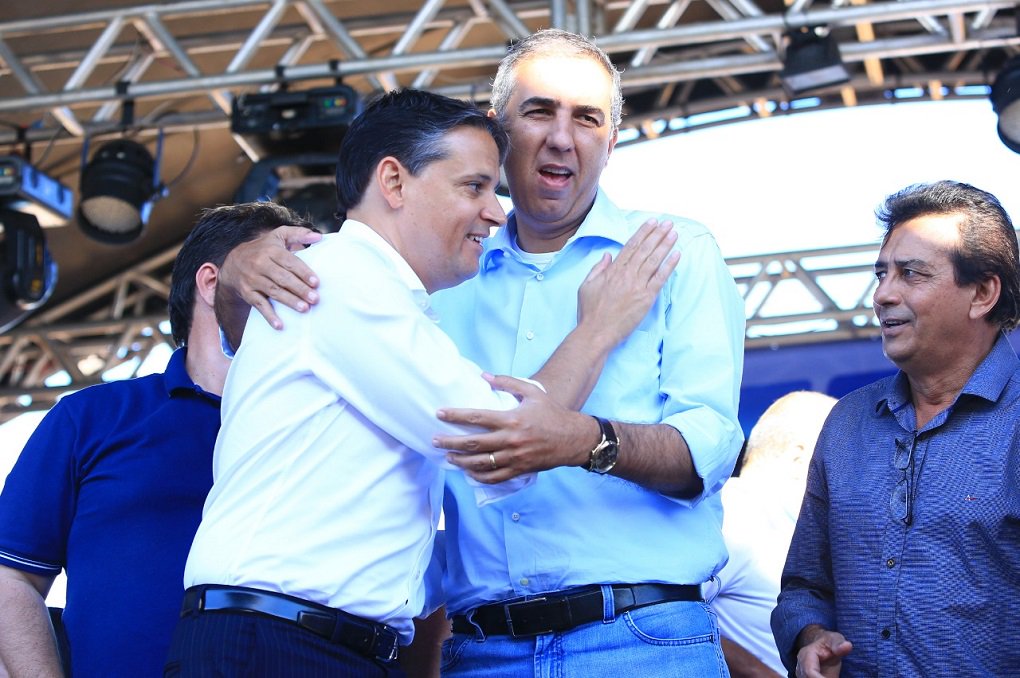 Agora é oficial: PSD fecha apoio a José Eliton