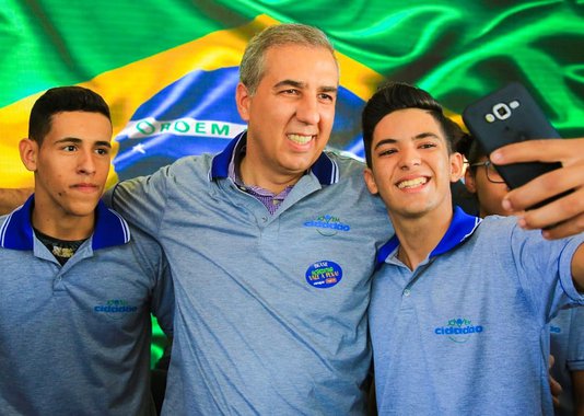 Zé Eliton destaca Goiás como 3º Estado que mais gerou empregos