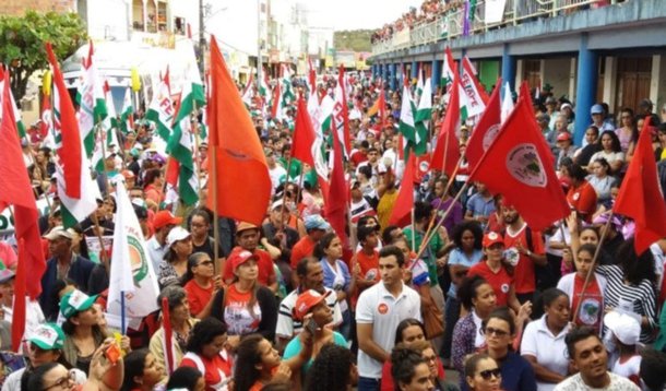 Povo do semiárido começa caravana de 4 mil quilômetros contra a volta da fome