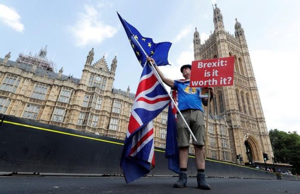 Maioria dos britânicos apoia referendo sobre acordo do Brexit