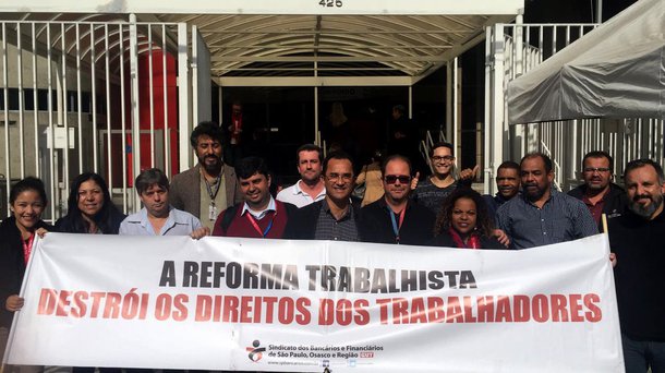 Bancários lutam contra reforma trabalhista em negociação com bancos