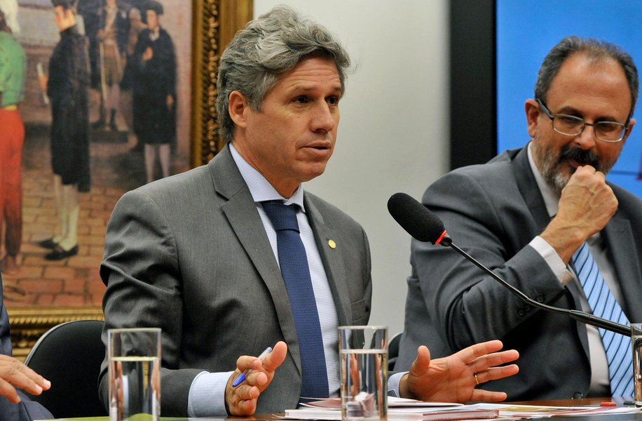 Teixeira: ‘ação da PF contra UFSC é coisa de Estado de Exceção’       