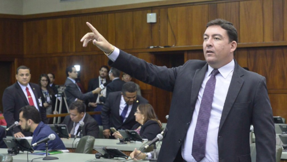 Vitti esclarece a advogados que projeto da licença está fora da pauta