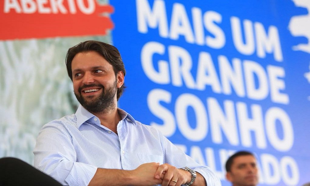 Baldy anuncia retomada de obras de habitação em Senador Canedo