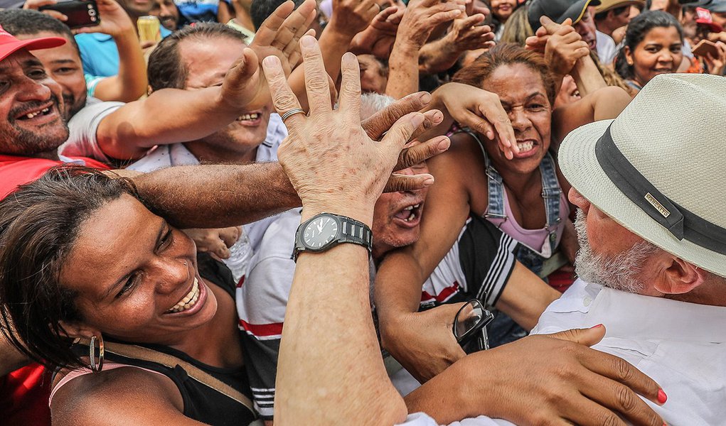 Unidade se faz com nomes e sobrenomes