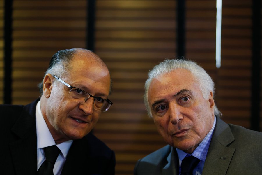 Escritor avalia que antipetismo se descolou das forças do golpe