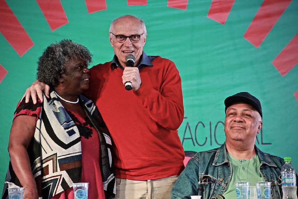 Escritora diz que qualquer voz que se insurja é voz utópica