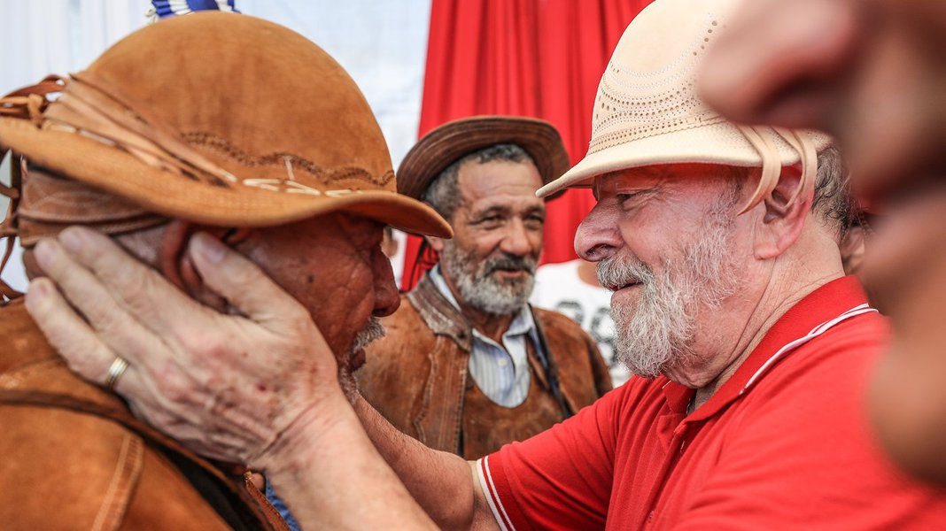 Votar no Lula é votar no Brasil