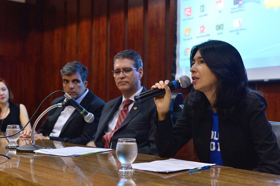 Doutora em Psicologia defende presença do profissional em escolas