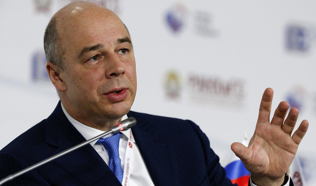 Rússia está pronta a abandonar o dólar no comércio de petróleo?