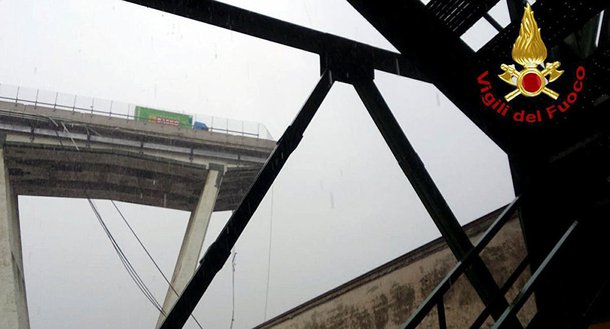 Ponte desaba e deixa dezenas de vítimas na Itália