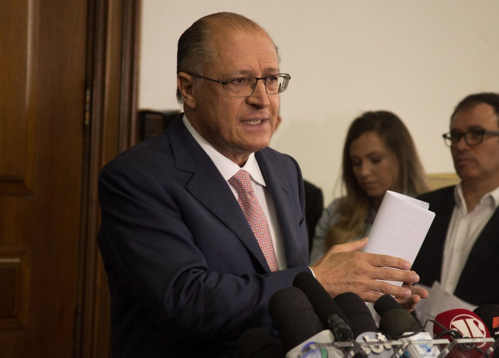 Marqueteiros de Alckmin escondem tucano e atacam Bolsonaro