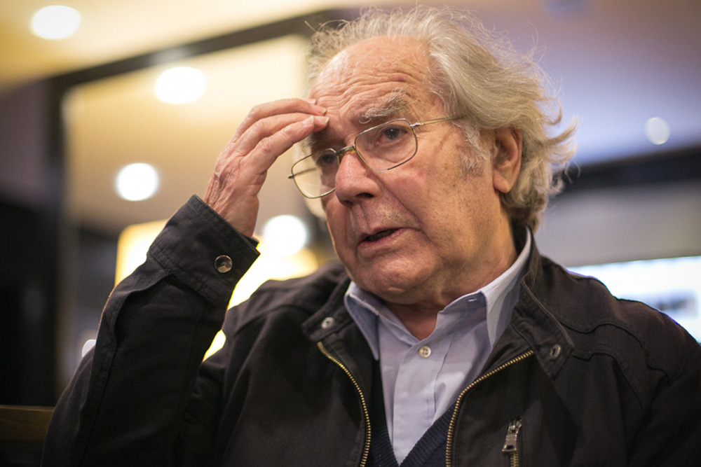Prêmio Nobel da Paz presta solidariedade a grevistas