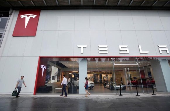Tesla inicia contratações para 1ª fábrica fora dos EUA