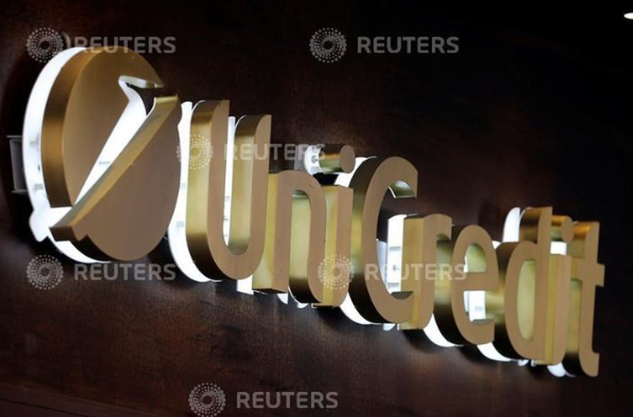 UniCredit deixa de usar Facebook para publicidade, diz presidente-executivo