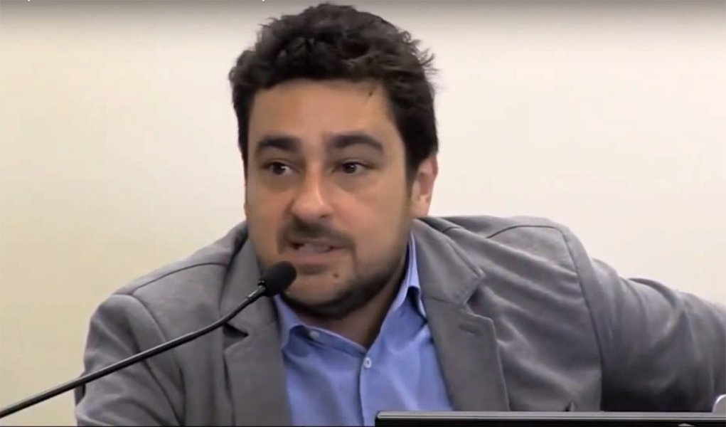 Queremos dar fim à política de privatizações, diz economista de Boulos