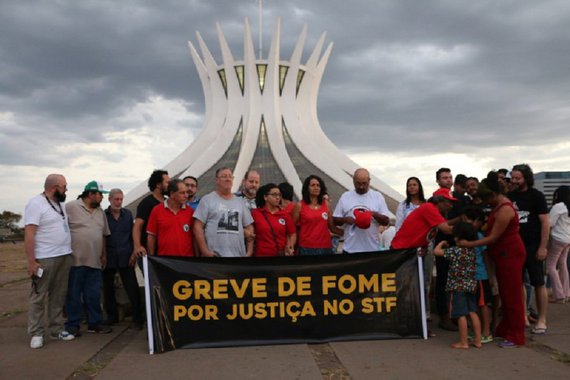 Espiritualidade e solidariede marcam 5º dia da Greve de Fome por Justiça no STF