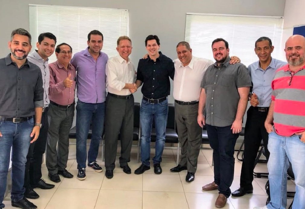 Daniel mostra força, fecha com PRB e encaminha acerto com PP