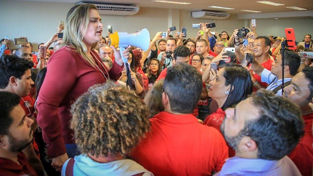 Após revolta da militância, PT discute se revê ou não candidatura de Marília