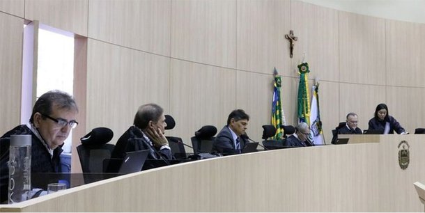 TCE bloqueia contas de oito prefeituras no Piauí