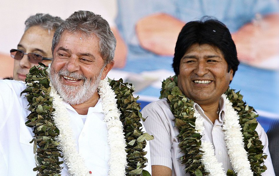 Evo saúda mobilização por Lula: preso político