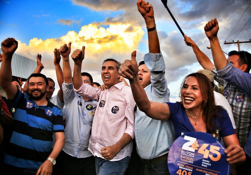 Base aliada mobiliza carreatas em 57 municípios