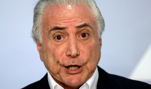 Em meio a barganhas políticas explícitas, Temer defende a 'negociação' em artigo
