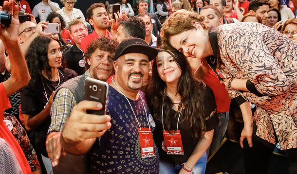 Dilma lidera com folga disputa para o Senado