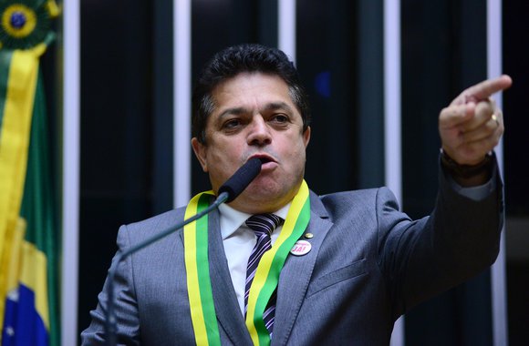 STJ solta candidato preso na Papuda e permite sua candidatura